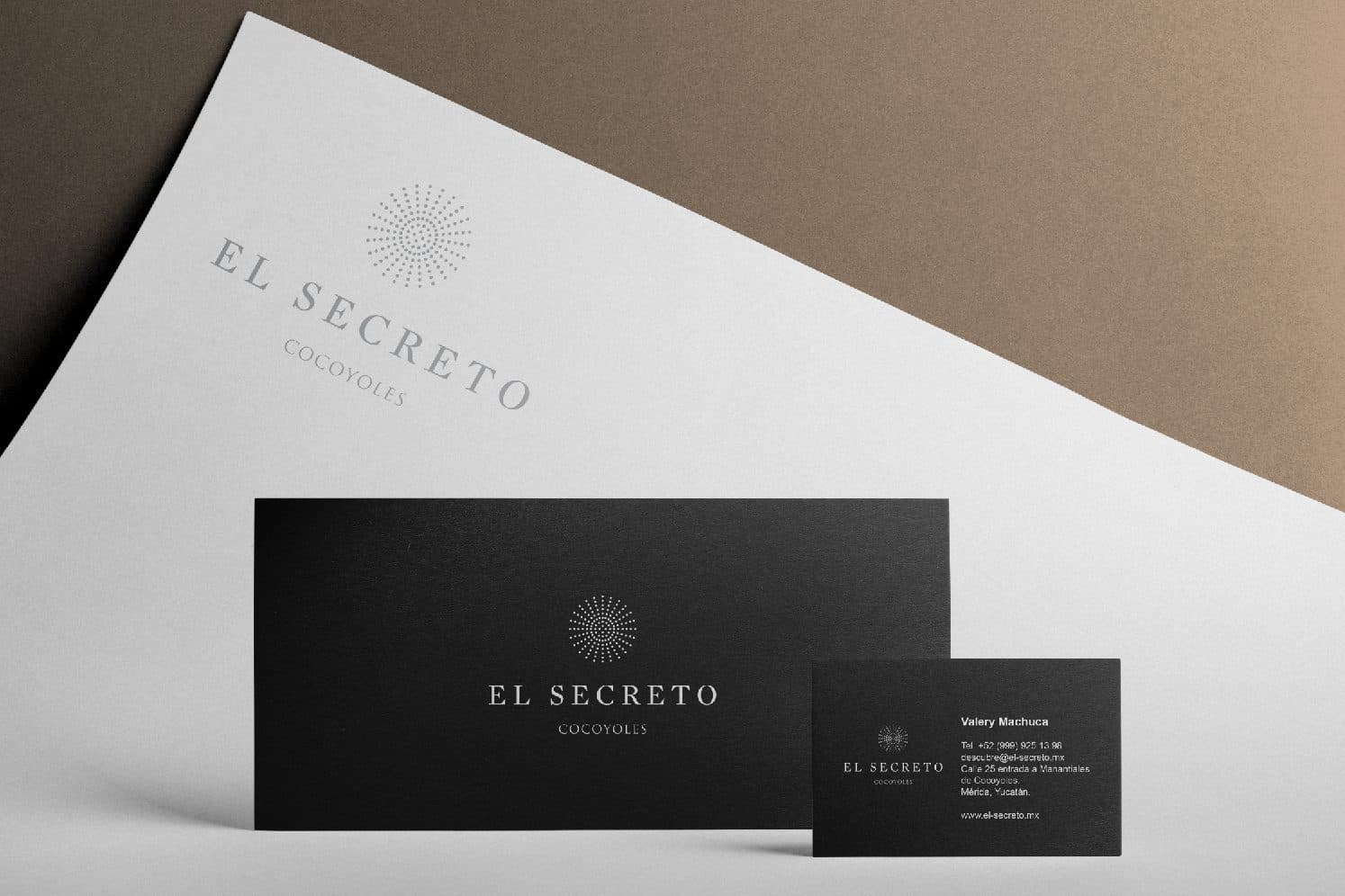 El Secreto stationery on a light background
