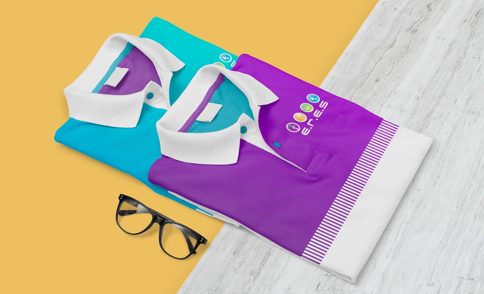 Playeras de ERES con la identidad aplicada
